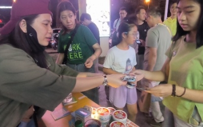 10.21第2场【文明遛宠】集体捡垃圾活动在江南盛天地的免费宠物公园进行