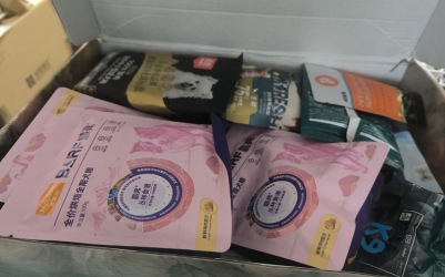 收到“派大星和海绵宝宝成了永远的朋友”捐来的干粮若干